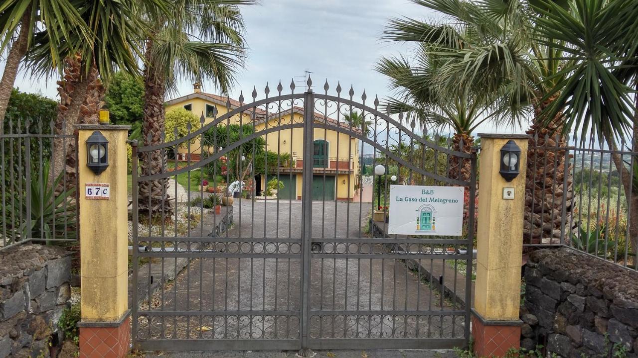 La Casa Del Melograno Bed & Breakfast Santa Venerina Luaran gambar